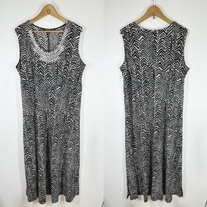 Roaman’s Black and White Plus Size Maxi Dress Large